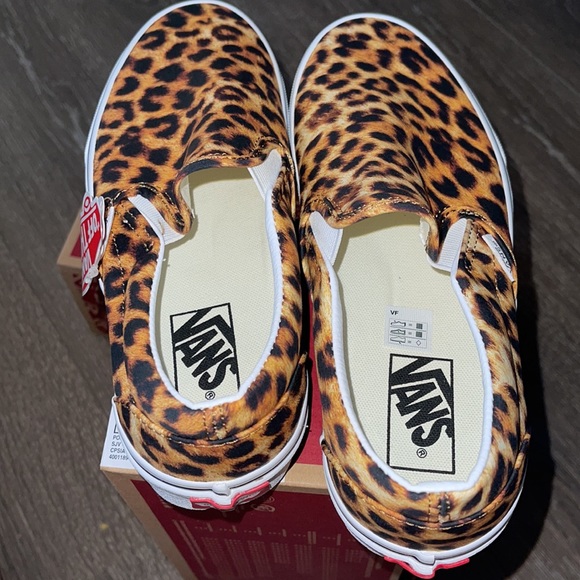 Classic Slip-On Vans in Leopard 🐆 NEW - Picture 15 of 17
